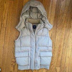 Gap puffer vest